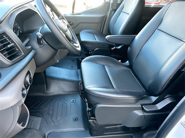 2025 Ford Transit Passenger Wagon XL