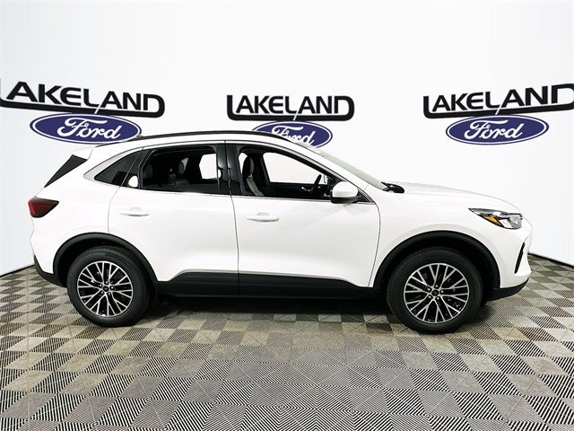 2025 Ford Escape Base