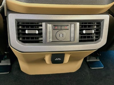 2027 Ford Super Duty F-350 SRW Lariat