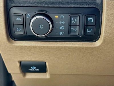 2027 Ford Super Duty F-350 SRW Lariat