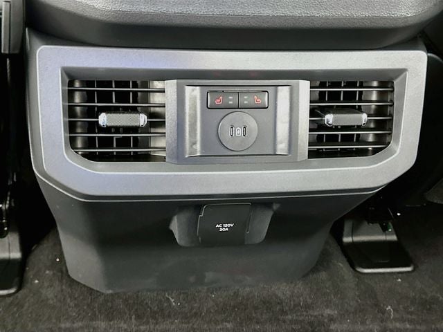 2027 Ford Super Duty F-350 SRW Lariat