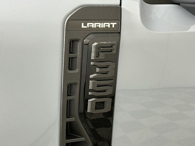 2027 Ford Super Duty F-350 SRW Lariat