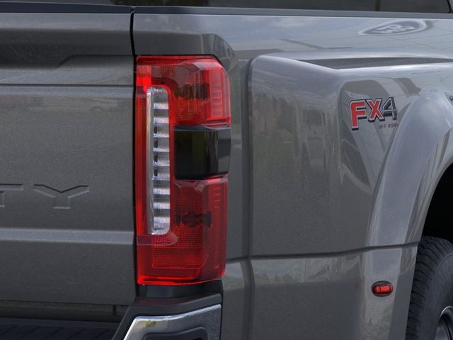 2026 Ford Super Duty F-350 DRW Lariat DRW