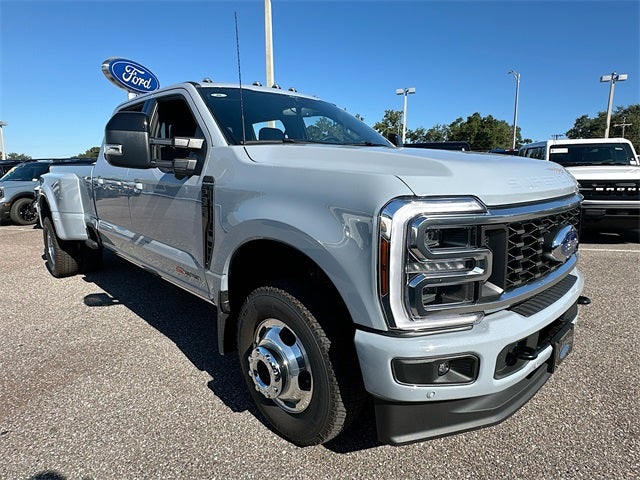 2026 Ford Super Duty F-350 DRW Platinum