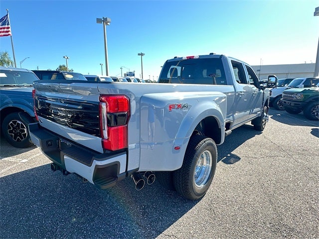 2026 Ford Super Duty F-350 DRW Platinum