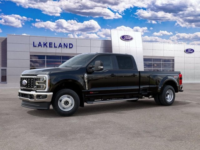 2027 Ford Super Duty F-350 DRW XLT DRW