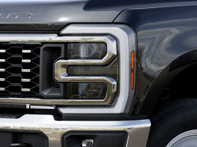 2027 Ford Super Duty F-350 DRW XLT DRW