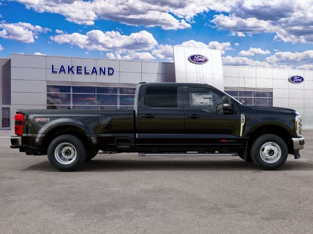 2027 Ford Super Duty F-350 DRW XLT DRW