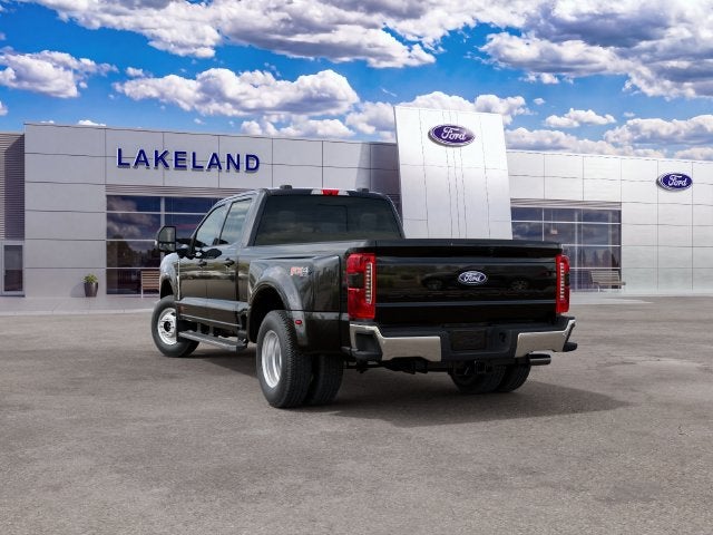 2027 Ford Super Duty F-350 DRW XLT DRW