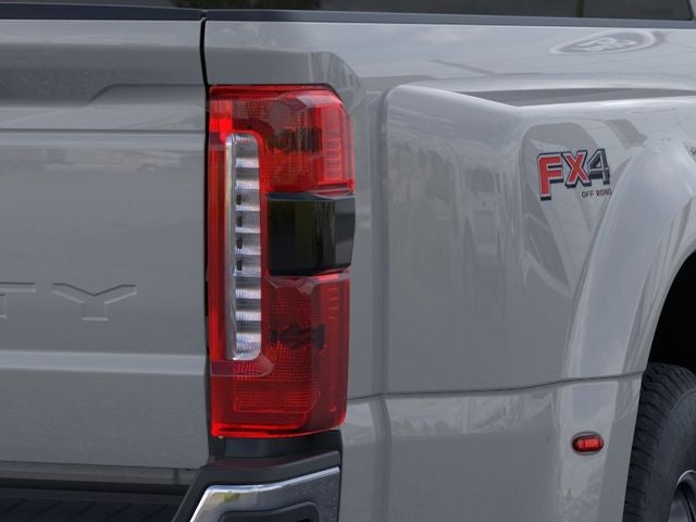 2026 Ford Super Duty F-350 DRW Lariat DRW