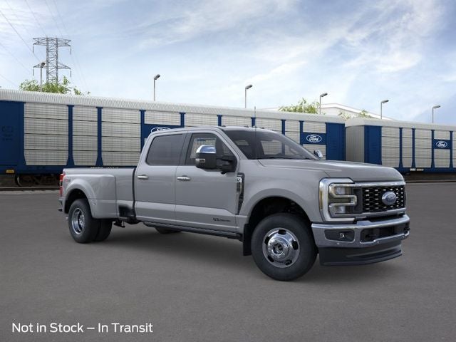2026 Ford Super Duty F-350 DRW Lariat DRW