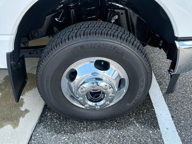 2026 Ford Super Duty F-350 DRW Lariat DRW