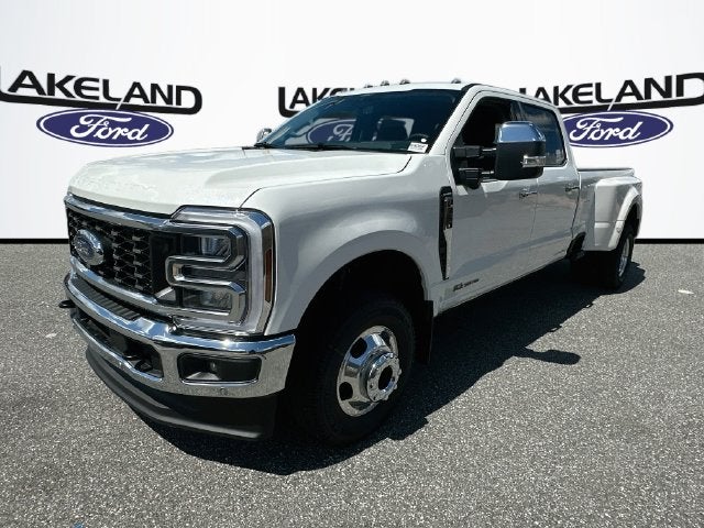 2026 Ford Super Duty F-350 DRW Lariat DRW