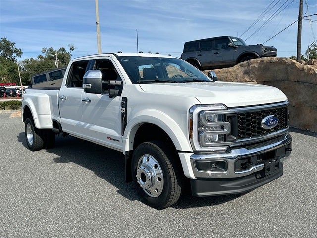 2026 Ford Super Duty F-450 DRW Lariat