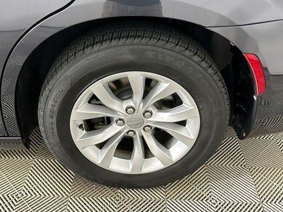 2016 Chrysler 300 Limited