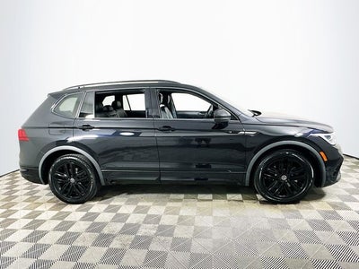 2022 Volkswagen Tiguan 2.0T SE R-Line Black