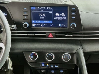 2022 Hyundai Elantra SE