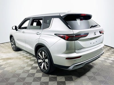 2025 Mitsubishi Outlander SE