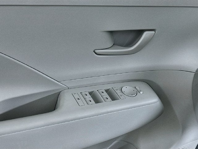 2027 Hyundai Kona SE FWD