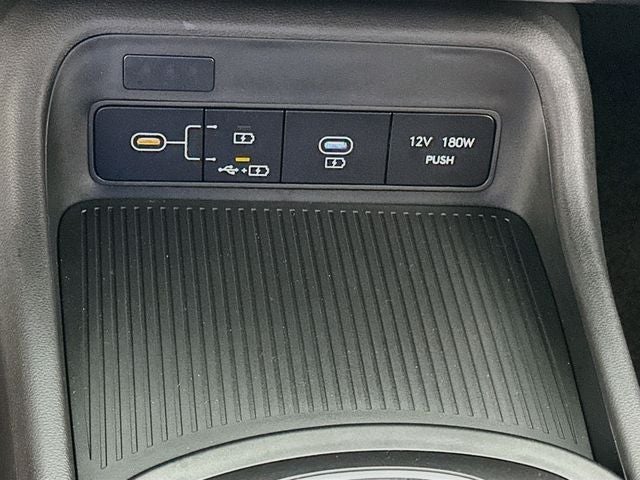 2027 Hyundai Kona SE FWD