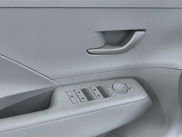 2027 Hyundai Kona SE FWD