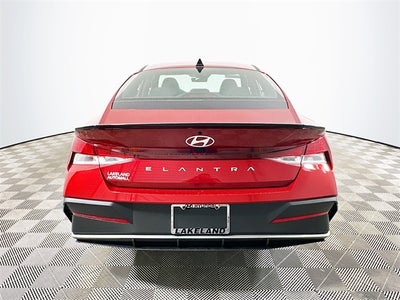 2025 Hyundai Elantra SEL Sport