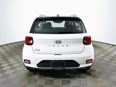 2026 Hyundai Venue SEL w/Two-Tone Roof