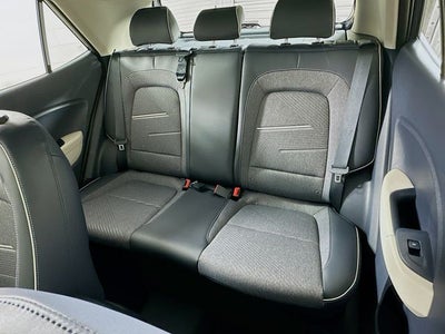 2026 Hyundai Venue SEL w/Two-Tone Roof