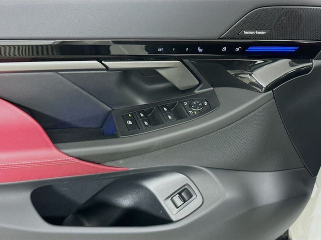 2025 BMW 5 Series 530i