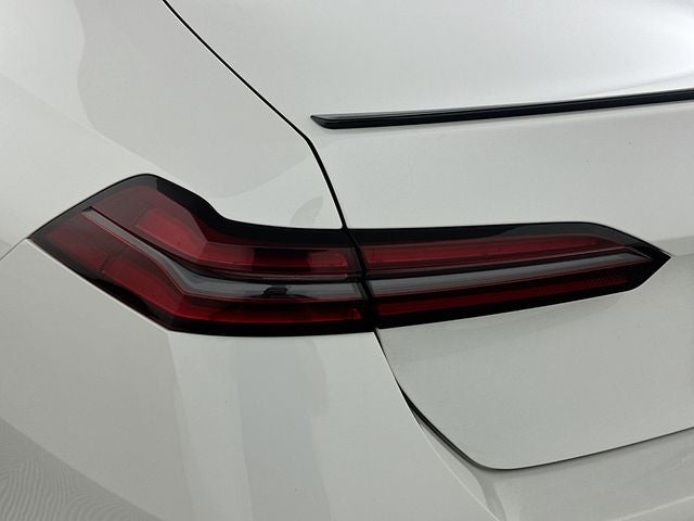 2025 BMW 5 Series 530i