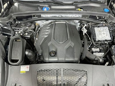 2023 Porsche Macan Base