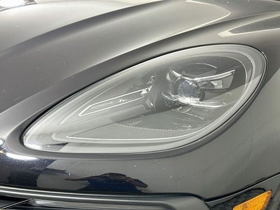 2023 Porsche Macan Base