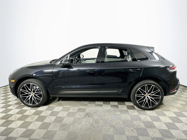 2023 Porsche Macan Base